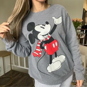 Disney Mickey Mouse With Scarf Graphic Sweatshirt Top Crewneck Cotton Gray LogoL